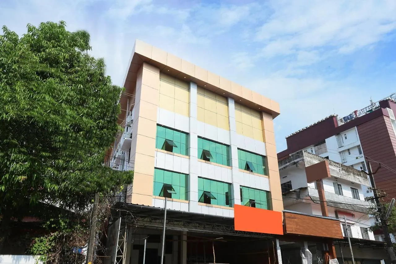 Capital O 22485 Tcs Suites Kochi